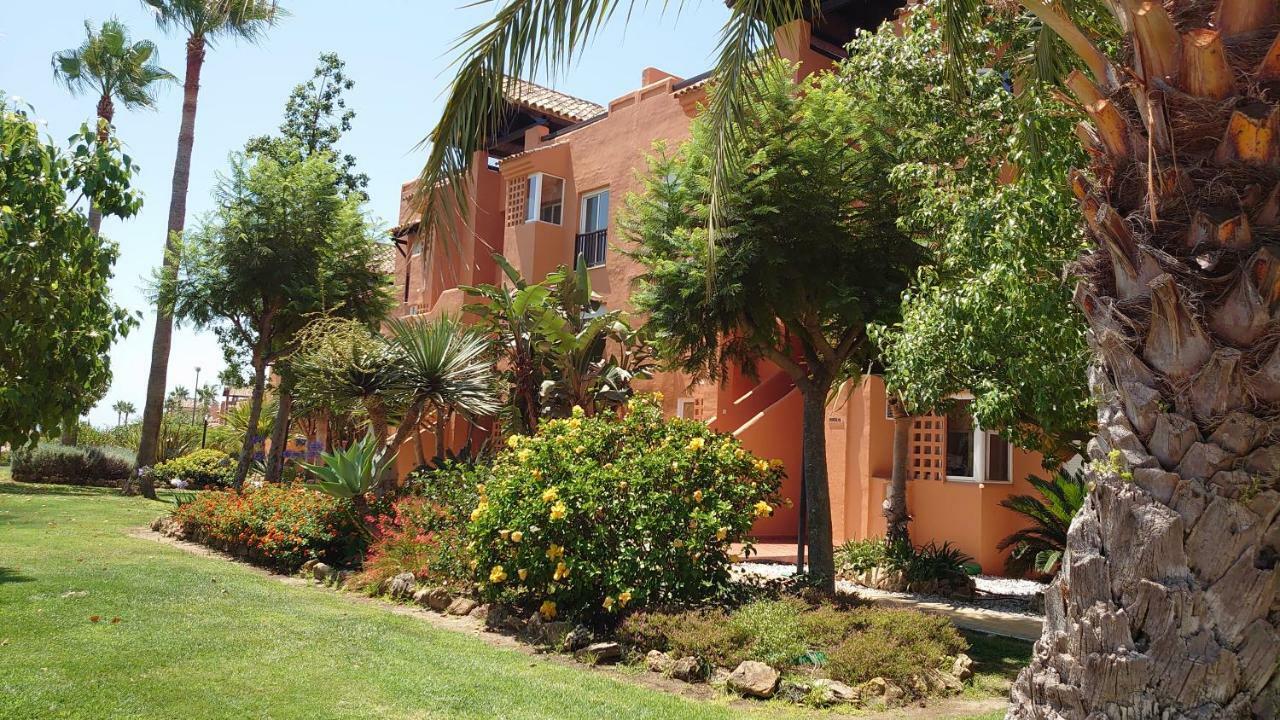 Casares Del Sol Penthouse Apartment Exterior photo